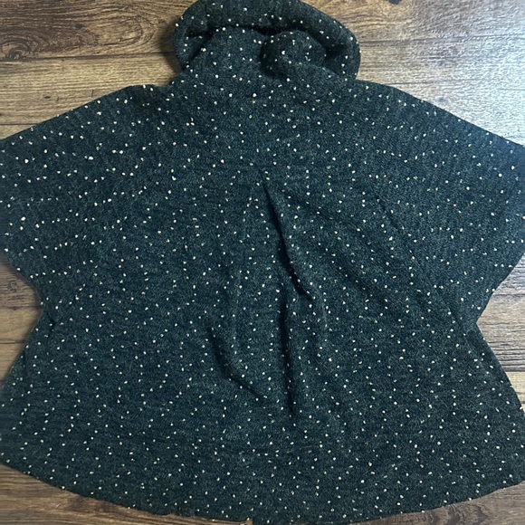 Damee Inc. • Small/Medium • Black/Beige • Speckled • Poncho Style Jacket - Picture 11 of 14
